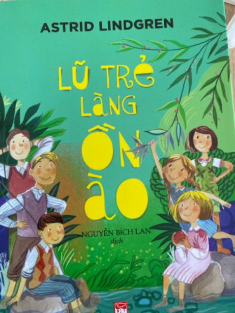 Sách mỏng và khổ nhỏ hơn mình nghĩ, bìa dễ thương, màu sắc bắt mắt đúng kiểu truyện cho trẻ con. Tiki giao hàng siêu nhanh.