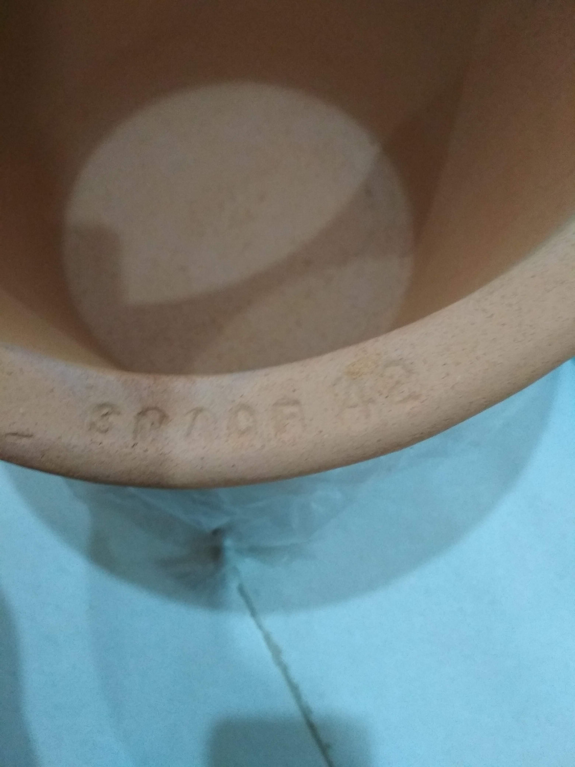 Mua bên Tiki, giao hàng nhanh, mà thùng dơ và cü , bình lộc khg đẹp lắm, và nhiều bụi quá vậy admin?
Binh lôc gôm co vêt nuc, co bao dam an toàn không khi su dung nuoc lôc, và uông truc tiêp ??