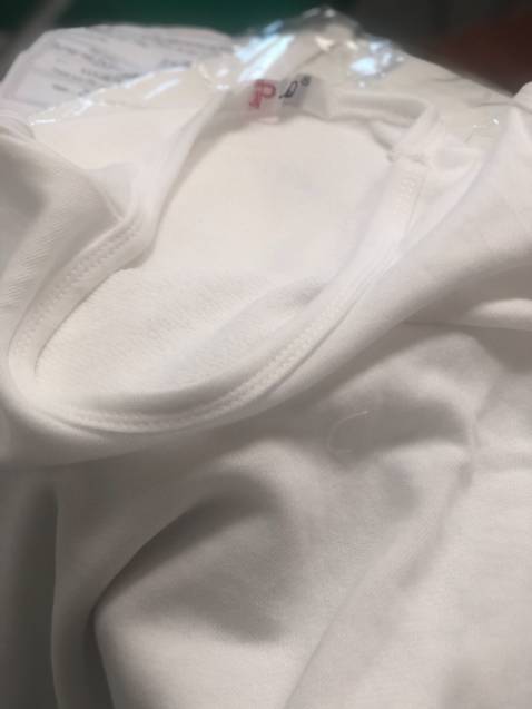 Tôi rất không hài lòng sản phẩm này, quảng cáo thun lạnh, mà nhận hàng là thun như bao bố. Shop làm ăn không uy tín, mong mọi người đừng mua sản phẩm này.