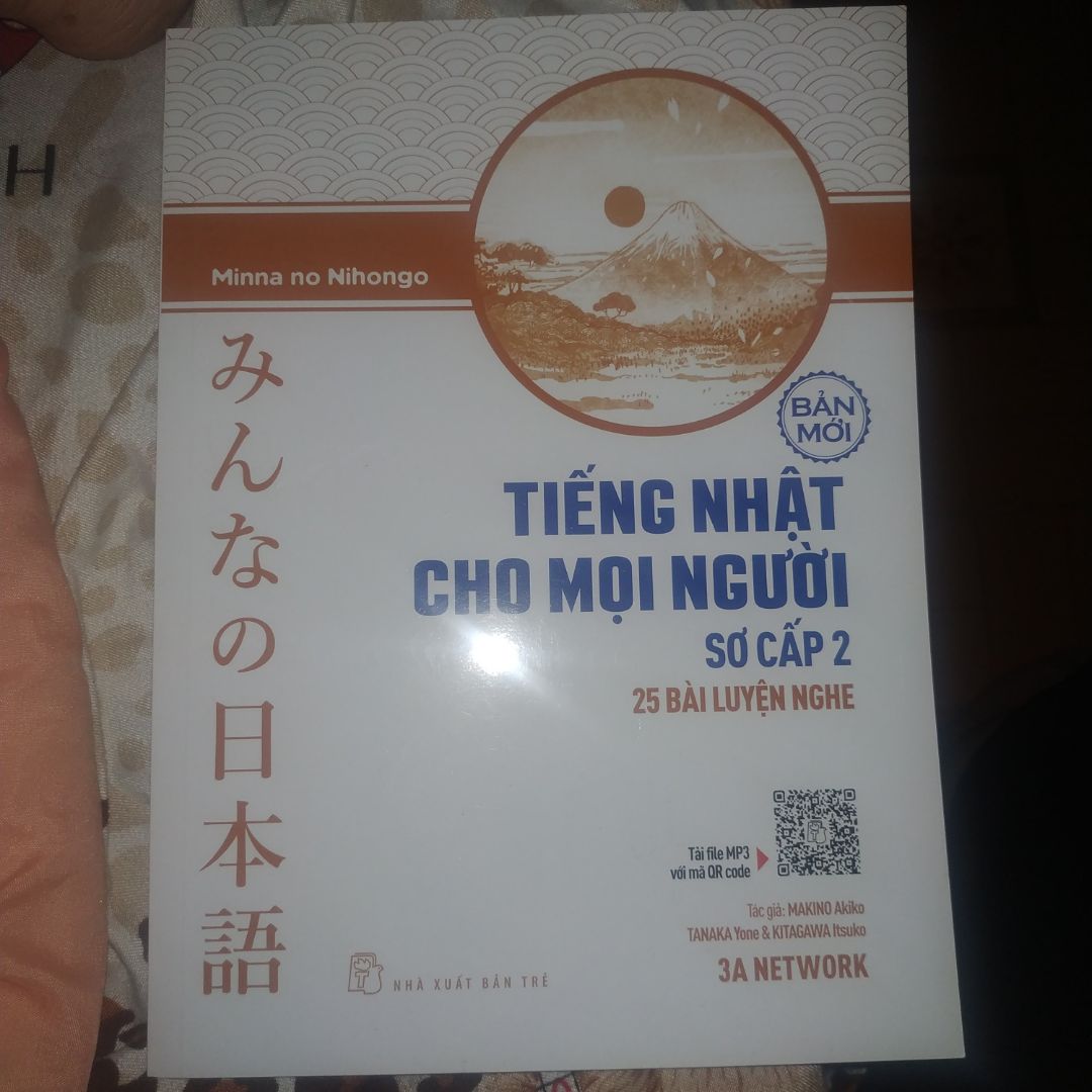 Sản phẩm mới, còn nguyên seal. nhưng mình có bookcare nhưng không được bọc, nên hơi không hài lòng xíu. Còn nội dung sách thì ok, không vấn đề, tem mác dâyd đủ Sản phẩm mới, còn nguyên seal. nhưng mình có bookcare nhưng không được bọc, nên hơi không hài lòng xíu. Còn nội dung sách thì ok, không vấn đề, tem mác dâyd đủ