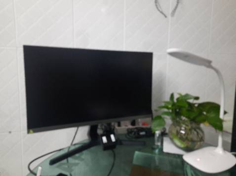 Thiết kế tối giản sang trọng, chất lượng hình ảnh tốt. Quá rẻ so với giá