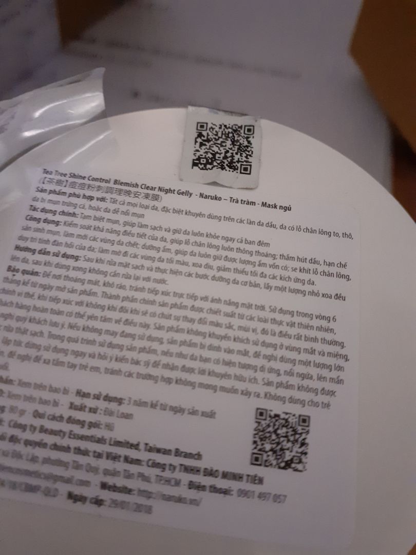 bao bọc ok nhưng phần tem thì hơi kì lạ :) 
như bị bóc ra rồi dán lại vậy không biết sản phẩm có đúng chính hãng không nhỉ :)