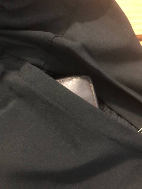 Rất thích quần này, thấy rất tiện, có khóa kéo rất tiện lợi nếu để bóp khóa khi tập thể dục không lo rơi đồ. Shop tư vấn rất nhiệt tình, còn hướng dẫn cách bảo quản đồ khi giặt, rất hài lòng về sản phẩm cũng như Dvu. của hãng. Tksss! Rất thích quần này, thấy rất tiện, có khóa kéo rất tiện lợi nếu để bóp khóa khi tập thể dục không lo rơi đồ. Shop tư vấn rất nhiệt tình, còn hướng dẫn cách bảo quản đồ khi giặt, rất hài lòng về sản phẩm cũng như Dvu. của hãng. Tksss!