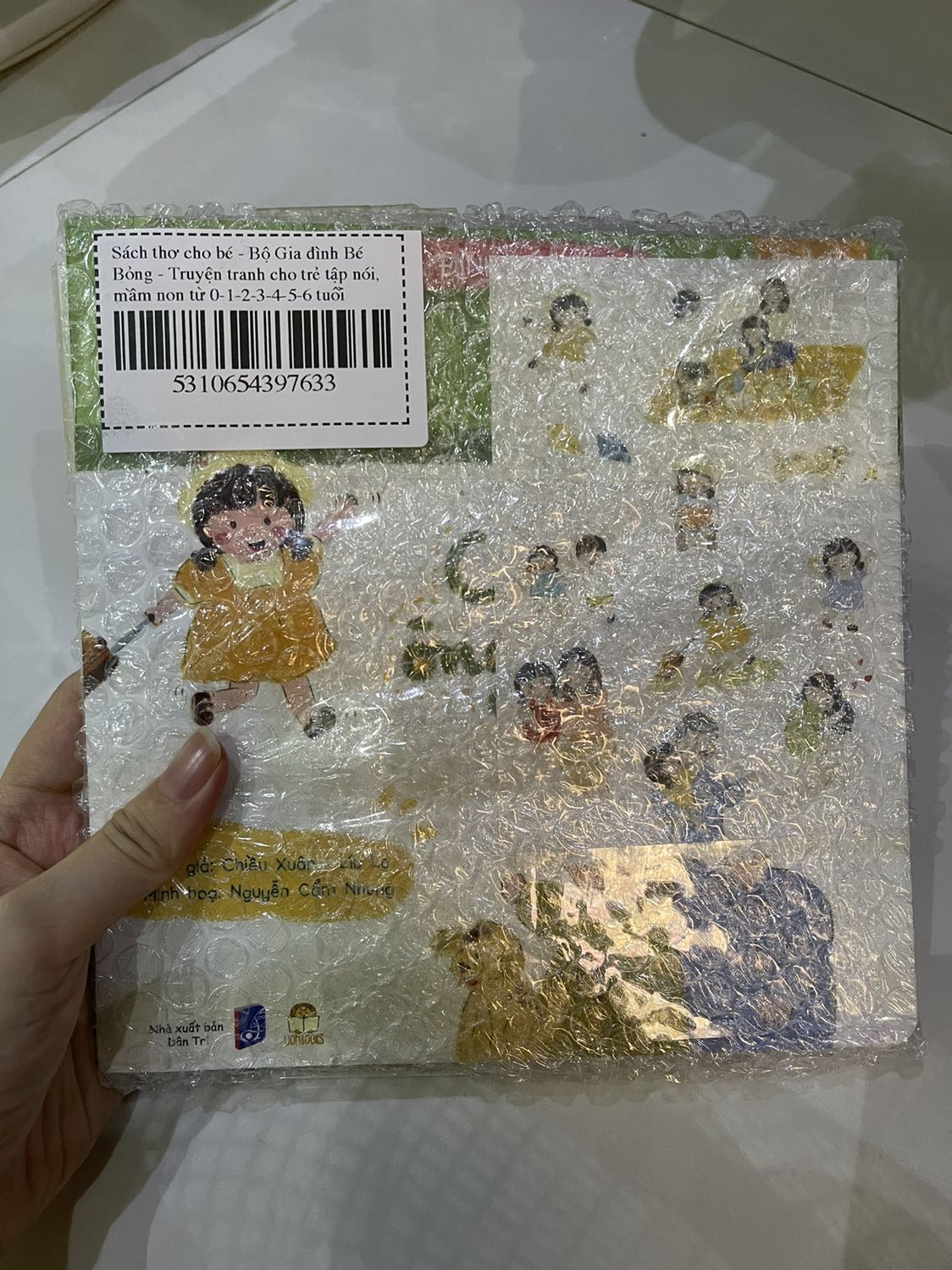 3 cuốn trong bộ vườn nhà hạnh phúc bé rất thích, nên mình mua thêm bộ này. Hy vọng bé cũng thích
Giao hàng nhanh