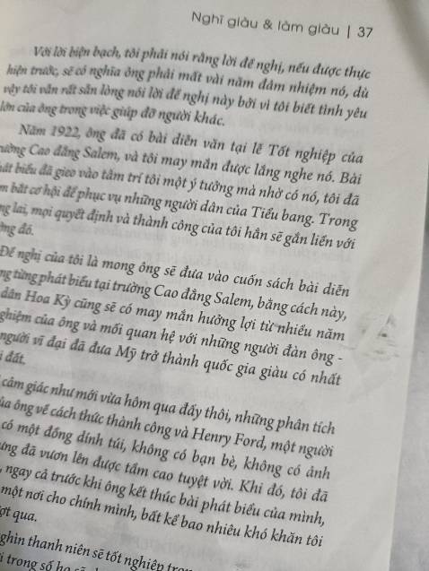 Giao hàng nhanh, sách mới, thơm chất lượng giấy tốt nhưng mình thấy có vài trang trong sách bị nhàu