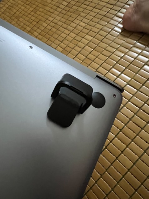 Không hài lòng. Chọn Plus nhưng giao loại thường. Mọi người tránh xa ra nhé.