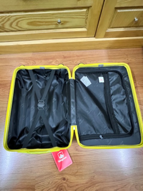 Vali rất đẹp và chắc chắn, màu sắc cũng đẹp. Quá ưng ý. Vali đẹp vậy mà giá rẻ ghê. Cảm ơn shop. Cảm ơn Tiki đã giao hàng vô cùng lịch sự, chu đáo ❤️