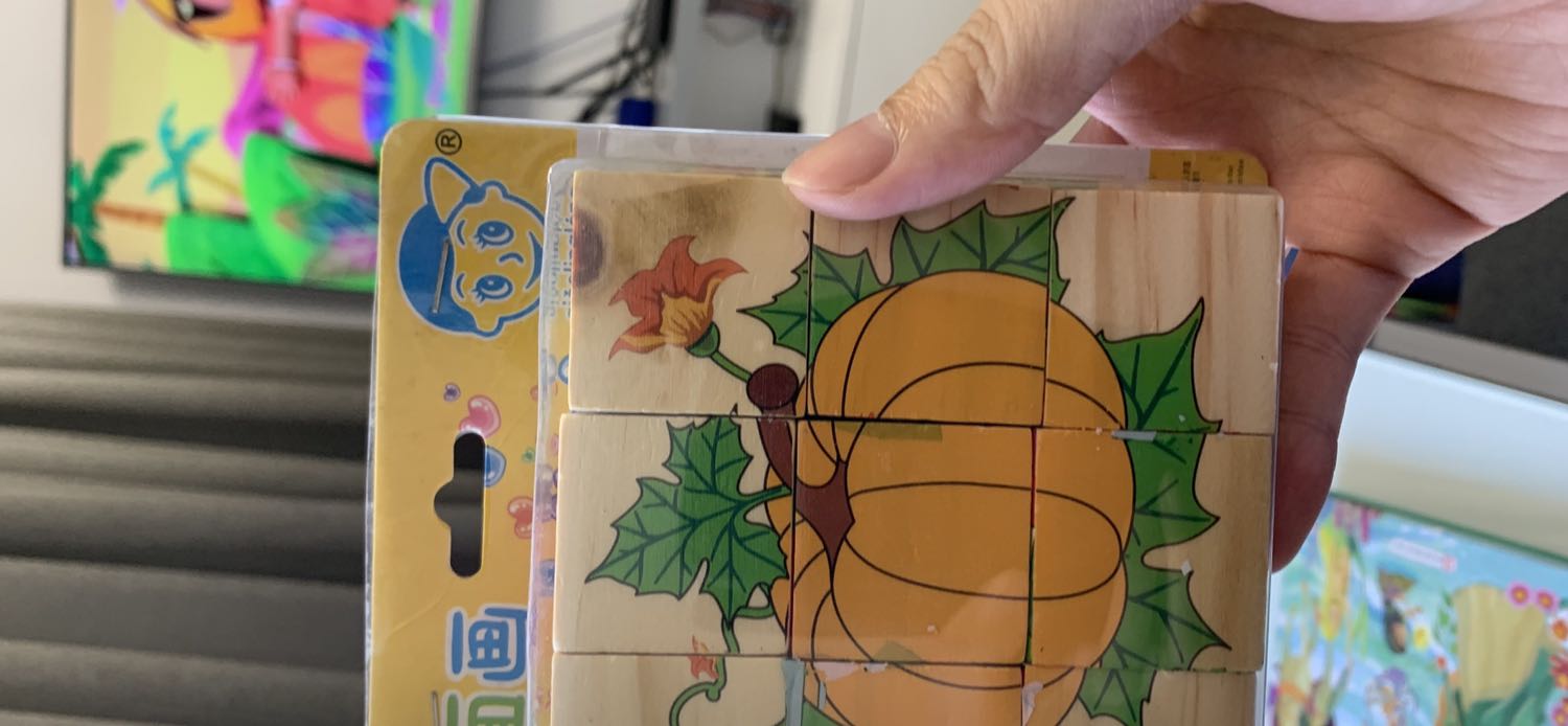 Mình chọn Củ Quả và có hình ảnh như hình, nhưng sản phẩm giao lại không giống như hình, sản phẩm có vẻ hoàn thiện không tốt lắm. Làm cách nào để đổi trả hàng gấp được đây ? Mong Tiki lưu ý hơn vấn đề hình ảnh minh hoạ. Mình chọn Củ Quả và có hình ảnh như hình, nhưng sản phẩm giao lại không giống như hình, sản phẩm có vẻ hoàn thiện không tốt lắm. Làm cách nào để đổi trả hàng gấp được đây ? Mong Tiki lưu ý hơn vấn đề hình ảnh minh hoạ.