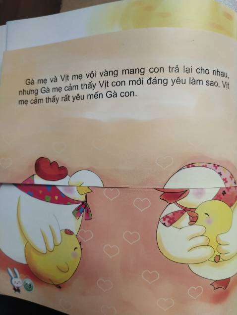 Sách bị lỗi: dán không cẩn thận làm chồng giấy nên hình ảnh không được đẹp