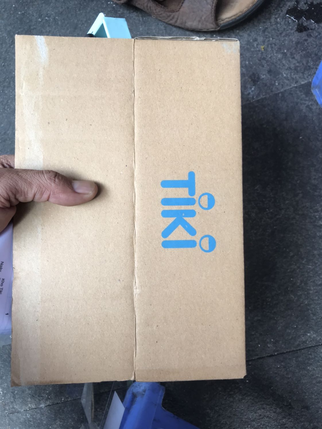 Mới sử dụng nên chưa biết bền bao lâu nhưng nhìn thì đẹp mắt,nhưng chất liệu hơi cứng