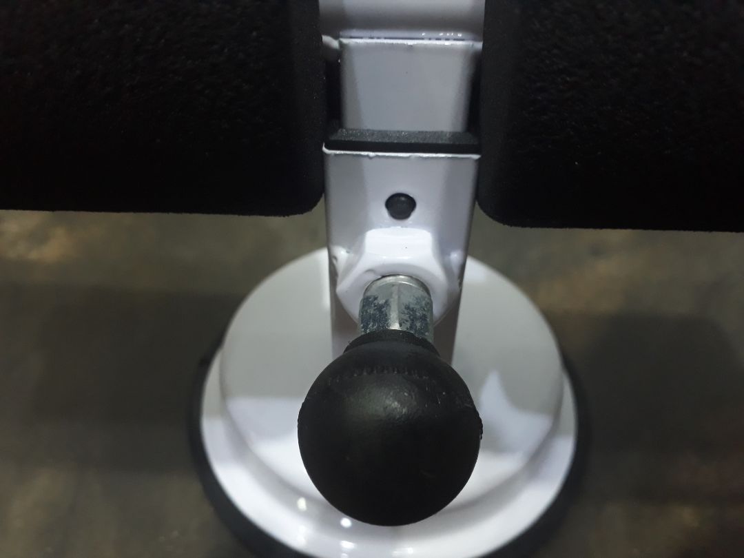 Nhìn chung cũng hài lòng với sản phẩm và chất lượng: đế hút tốt, đệm mút tập êm chân, tăng đưa cao thấp được. Tuy nhiên vẫn có vài điểm trừ nho nhỏ, vẻ ngoài nhìn có hơi bụi bặm, phần thép không đc sơn thì bị oxy hóa và rỉ sét nhẹ.