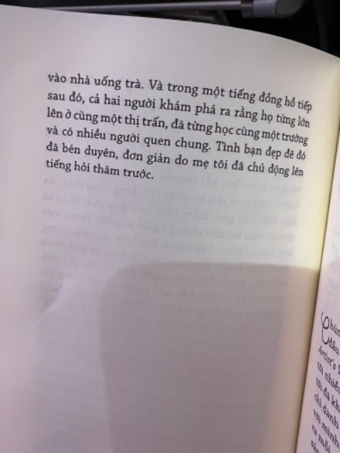 Mình yêu quý Tiki vì là nơi tôi thoả thích mua sách và đây là cuốn sách dễ thương, nhẹ nhàng nhưng khơi dậy cho bạn cảm hứng sống vui.