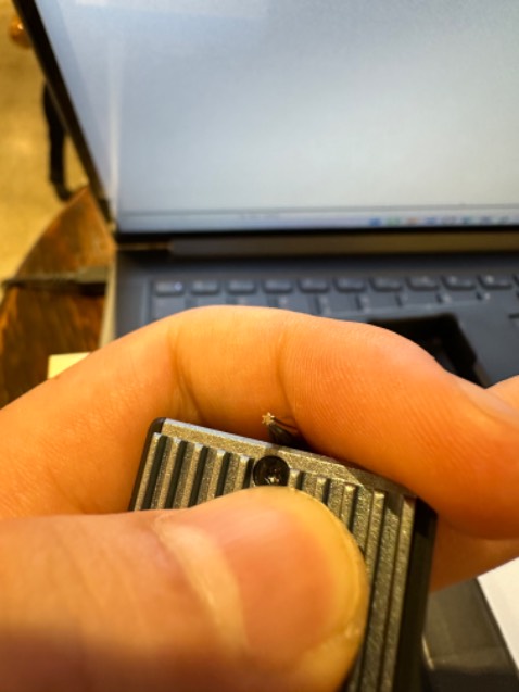 Hoàn thiện tốt, kèm đủ phụ kiện để tự thao tác.