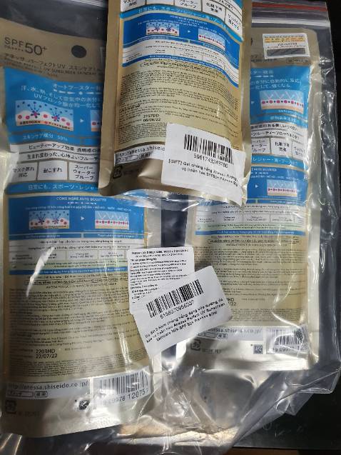 Đã nhận đầy đủ sp như km: sữa chống nắng kiềm dầu Anessa chính hãng. Săn đc deal flash sale : 1+1 tặng thêm gel chống nắng full size luk 0h. Giá hời 975k đc 3 sp, mới sx t6, t7/22. Hsd 3 năm
Chất lượng tốt, đã mua lại nhiều lần
Thanks!