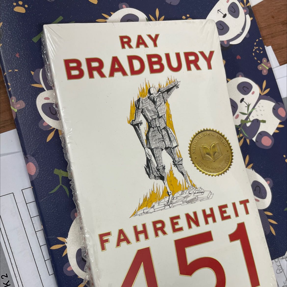 Sách còn nguyên bọc rất mới, giá phải chăng, Fahasa giao sách mình luôn cực kỳ yên tâm ý