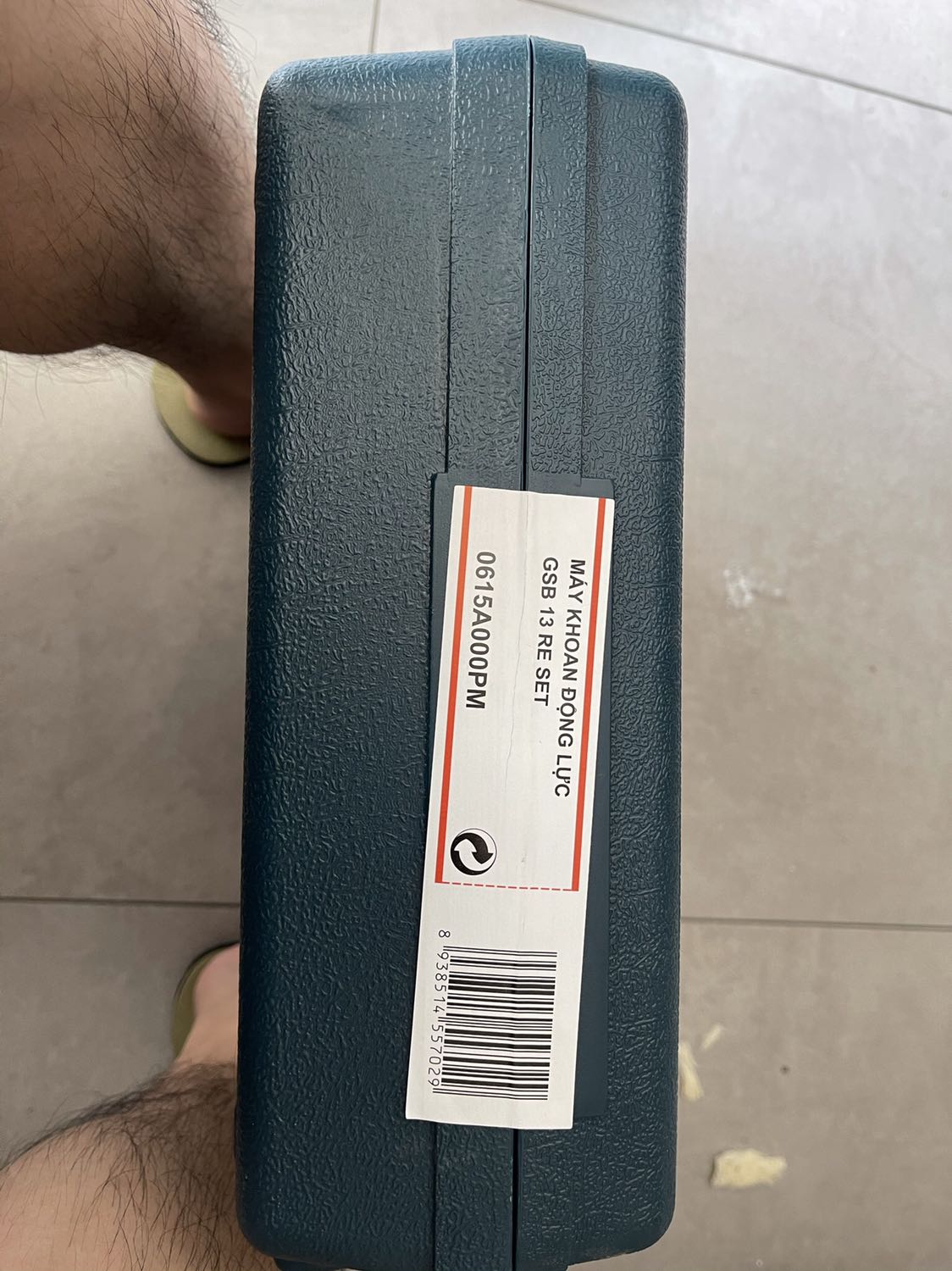 Ship nhanh gọn, đóng gói cẩn thận, hàng còn nguyên seal. Chạy thử rất êm ko thấy tia lửa điện. Made in Malaysia xịn xò, phụ kiện đẩy đủ. Rate 5 stars.