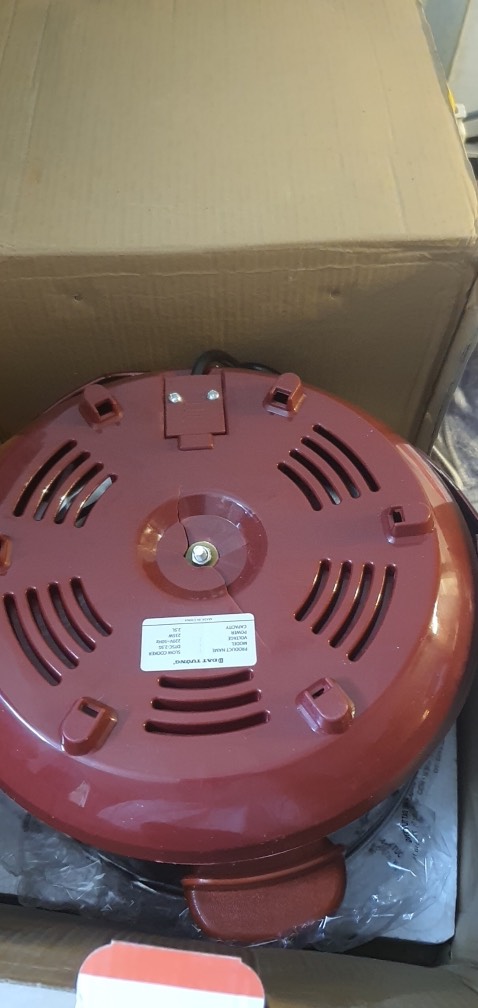 Hàng gửi bị bóp méo. Sau khi yêu cầu đổi hàng thì ship lần 2 bị vỡ nồi :((