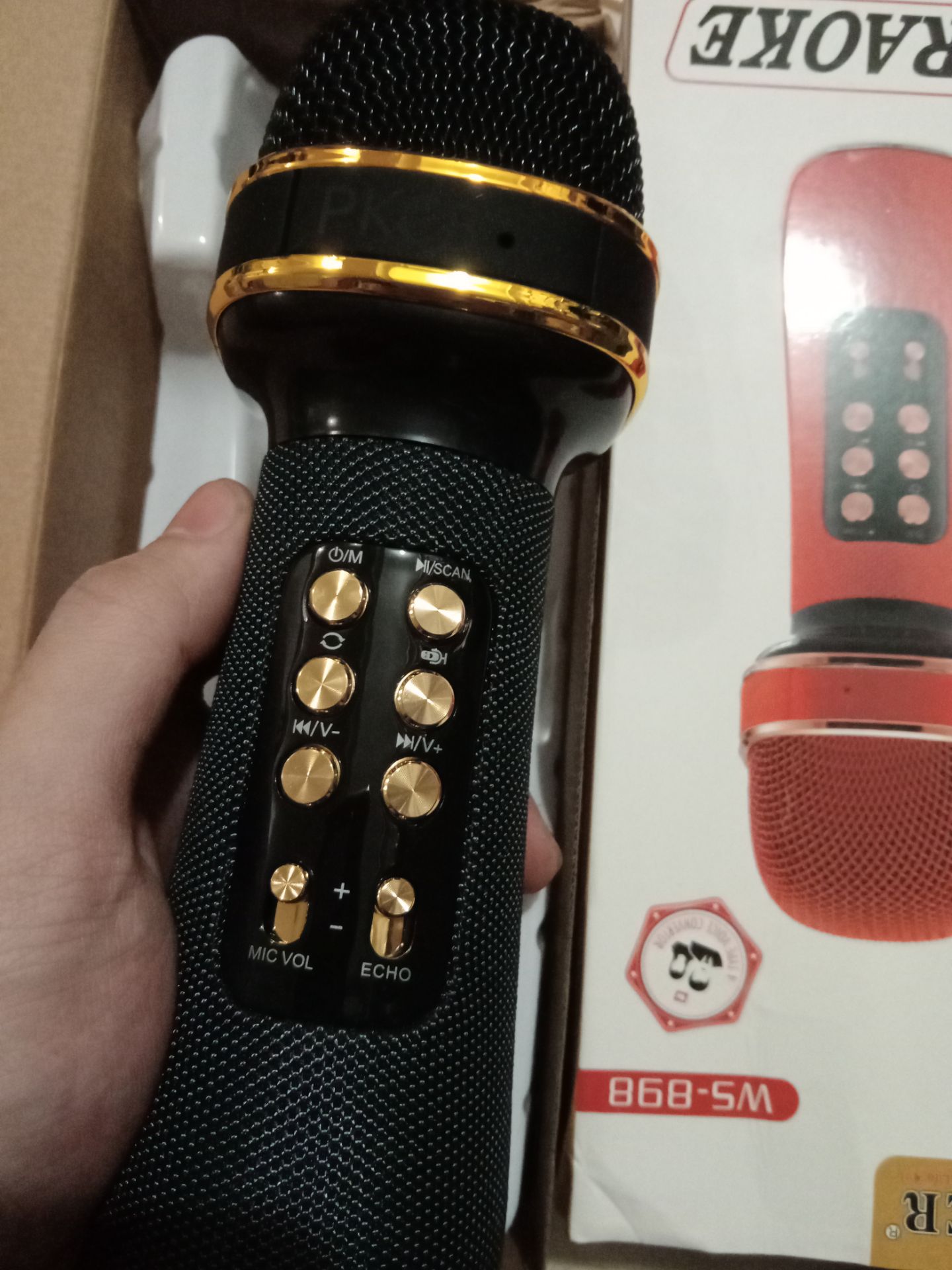 shop uy tín giao hàng nhanh đúng hàng mẫu mã giống trên mạng . sử dụng thấy cũng rất ok rất thích . âm thanh nghe hay . nói chung sài được OK lắm .