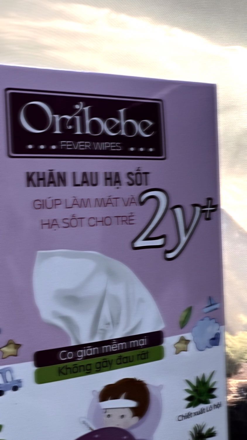 2 tuổi dùng dc cái này gòi mùi thơm dễ chịu, kiểu mát mát í, mẫu mã đẹp, vệ sinh. Shop đóng gói chắc chắn, bao bọc kĩ, hsd 3 năm