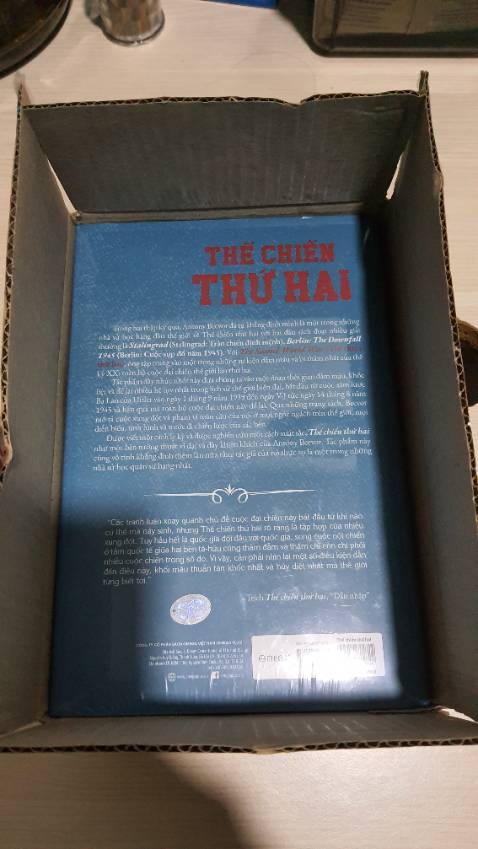 Sách được Tiki giao đúng hẹn, đóng gói kỹ càng, còn mới nguyên trong bao, không gãy góc.
Nội dung sách thì nhiều review trên mạng rồi. Lúc nào có thời gian đọc mình sẽ viết cảm nhận thêm.
