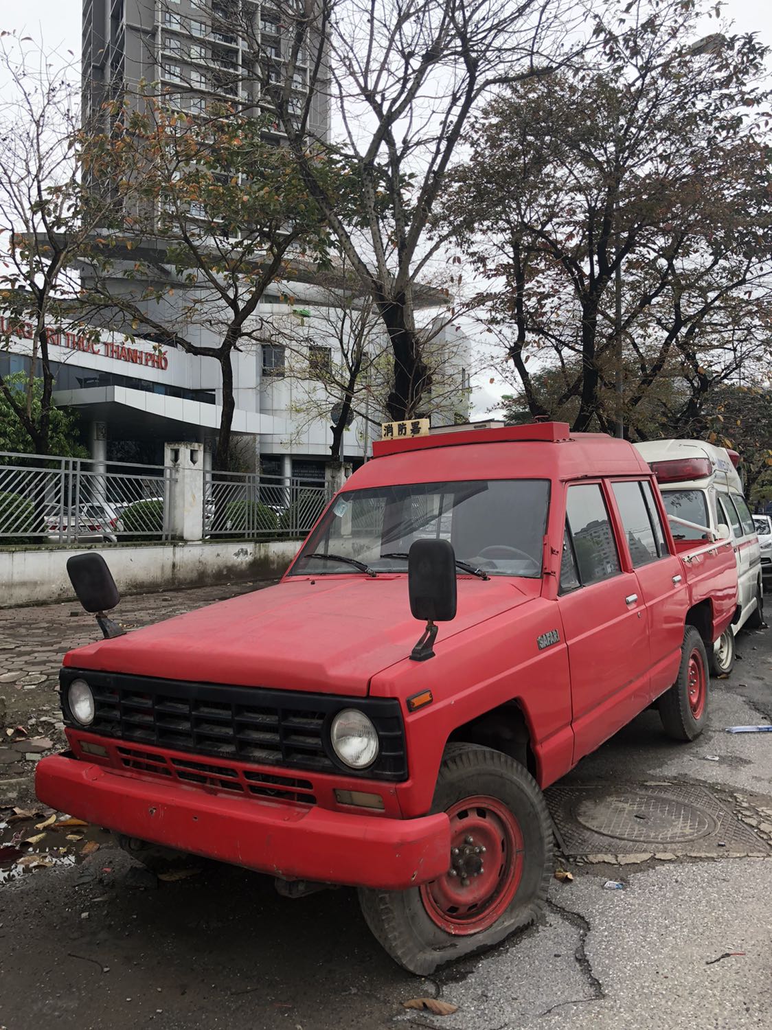 Đây là một trong những quyển sách hay nhất mình từng đọc. nó không chỉ nói về việc giáo dục con cái, mà đọc cuốn sách mình còn ngẫm lại bản thân mình, rằng những thứ tốt đẹp đó đã được bố mẹ dạy từ nhỏ chưa, mình còn thiếu gì để hoàn thiện bản thân. Dù quyển sách này cũng có những quan điểm khá khắc nghiệt về giáo dục con cái, nhưng mình đánh giá rất cao nội dung sách này.