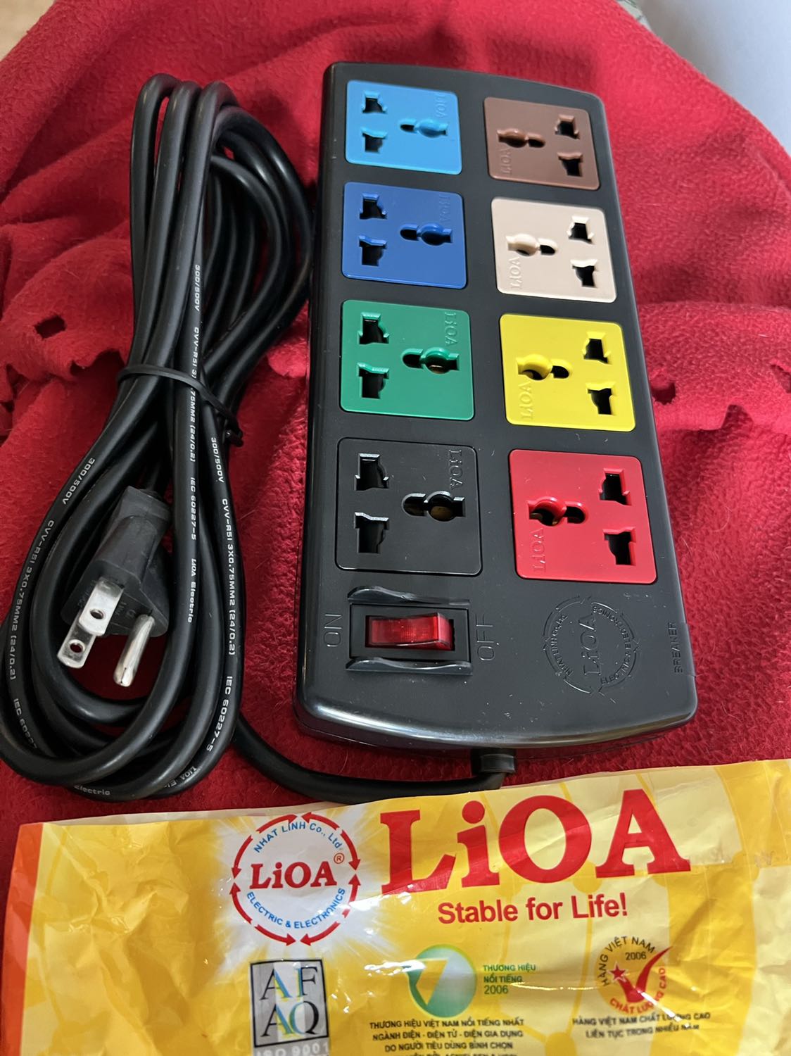 Màu sắc đẹp, chất lượng tốt, cắm vừa ổ 3 chấu Singapore ổn