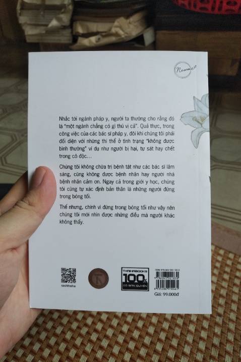 Wow, mình luôn bị bất ngờ với thời gian giao hàng của Tiki khi vừa đặt bữa trước là bữa sau được giao tới rồi. Về chất lượng sách thì cực kỳ ổn luôn, chưa kể giá còn mềm hơn đáng kể so với khi mua trực tiếp ở hiệu sách. Nói chung Tiki luôn là lựa chọn số một với mình khi muốn đặt sách. Thêm một điểm cộng nữa là anh nhân viên giao hàng của Tiki rất thân thiện.