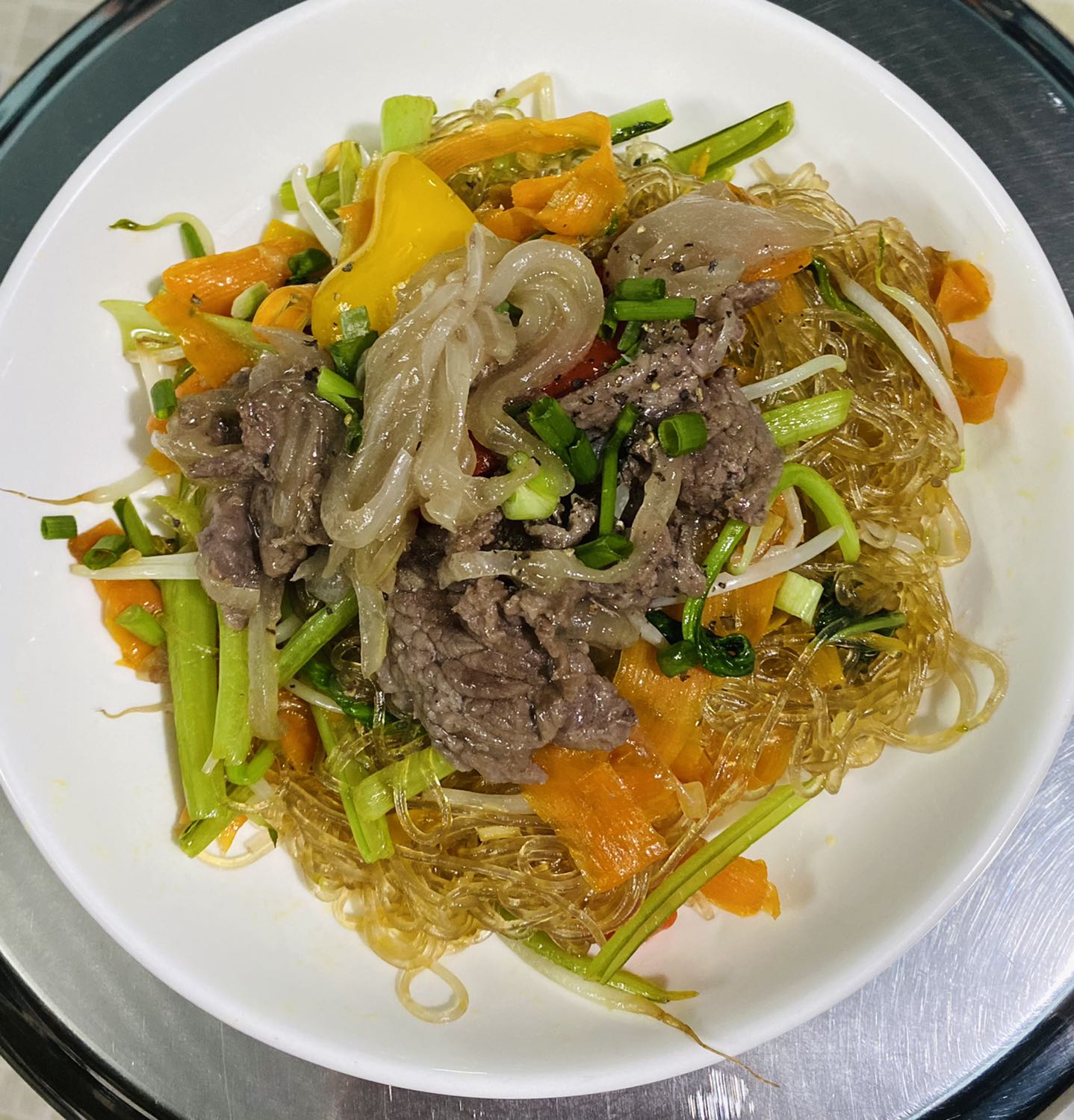 Nồi tuyệt vời lắm ạ. Mình bận rộn nên sáng 7h dậy bỏ cháo xương nạc với rau củ vào nấu tới 10h30 mở ra thơm phức mà vị cháo cũng rất ngon. Rau củ cũng chín mềm vừa cho bé 8 tháng ăn luôn ạ
hình ảnh chỉ mang tính chất minh hoạ