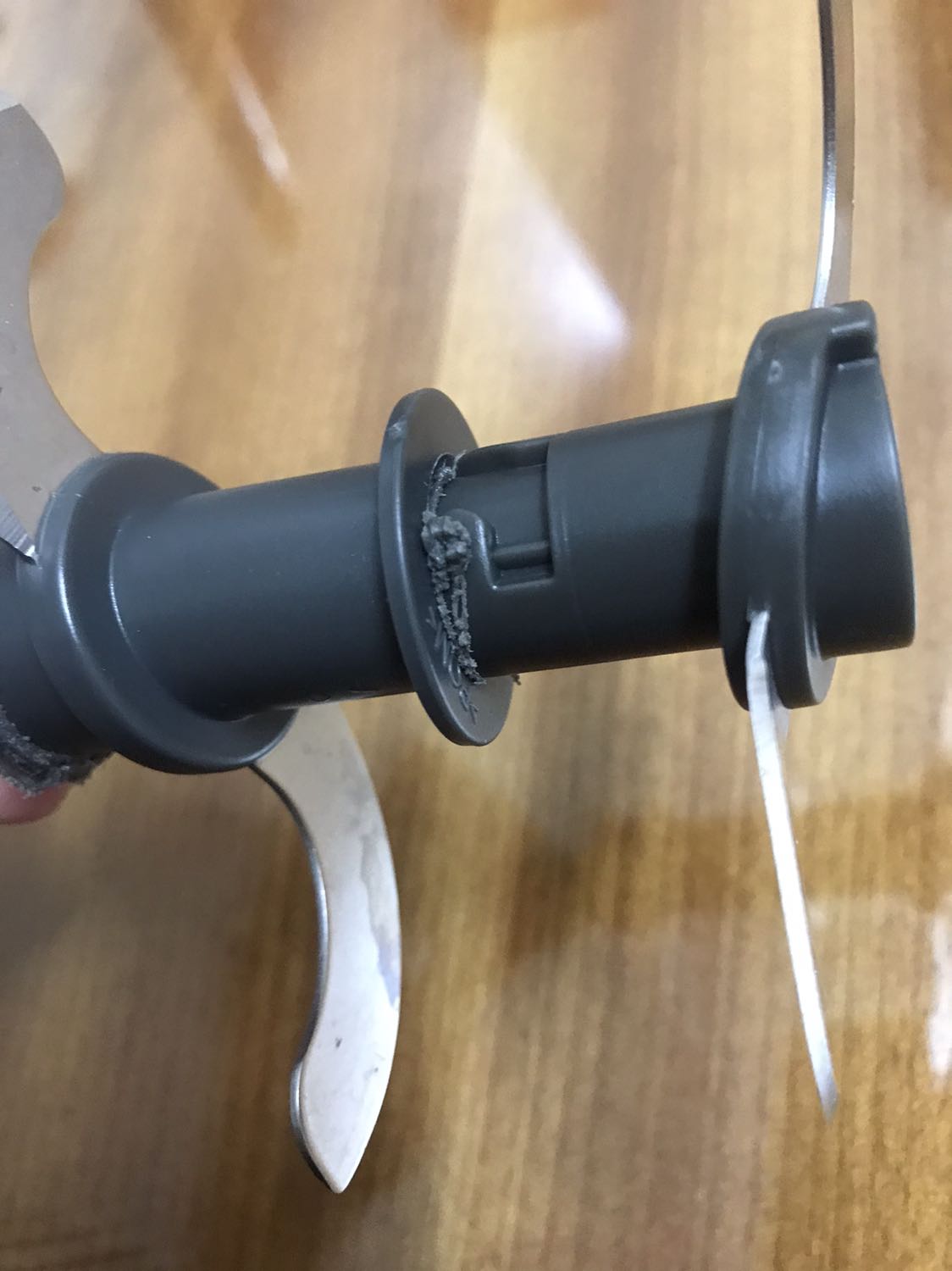 Tôi mua sp ít ngày. Tôi cần kiểm tra và bảo hành sp.