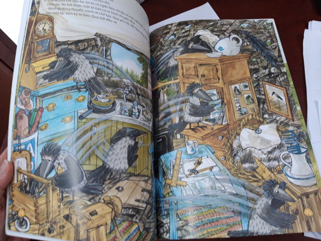 giấy sách dầy, in đẹp, tuy nhiên sách hơi cũ 1 chút và nhiều bụi, nhưng mua lúc giảm giá thì hài lòng