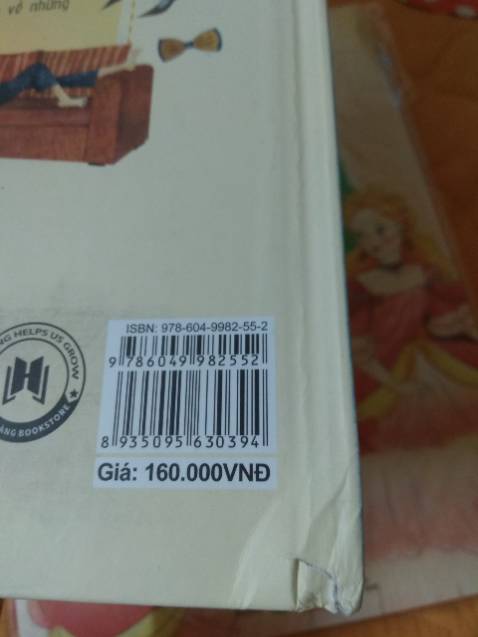 Sách nhiều tranh vẽ sinh động, phù hợp cho các bé; vì thế mình mới đặt làm quà cho đứa em mình. Nhận hàng mà thấy vừa xót sách vừa tức bên vận chuyển. Sách vừa bị bẩn, vừa bị nát phần gáy. Bây giờ mình không biết có nên tặng quyển sách nhếch nhác này cho bé không nữa :