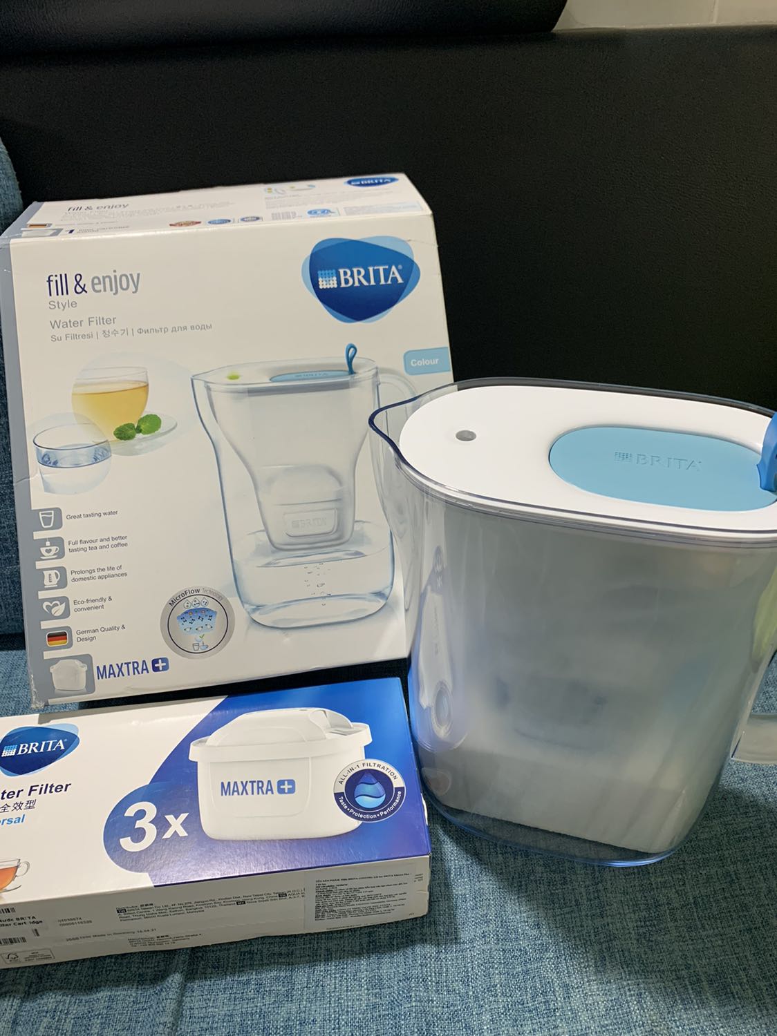 Tôi sử dụng nước máy đun sôi để nguội rồi đua qua bình lọc. Nước uống rất ngon và không có mùi clo của nước máy