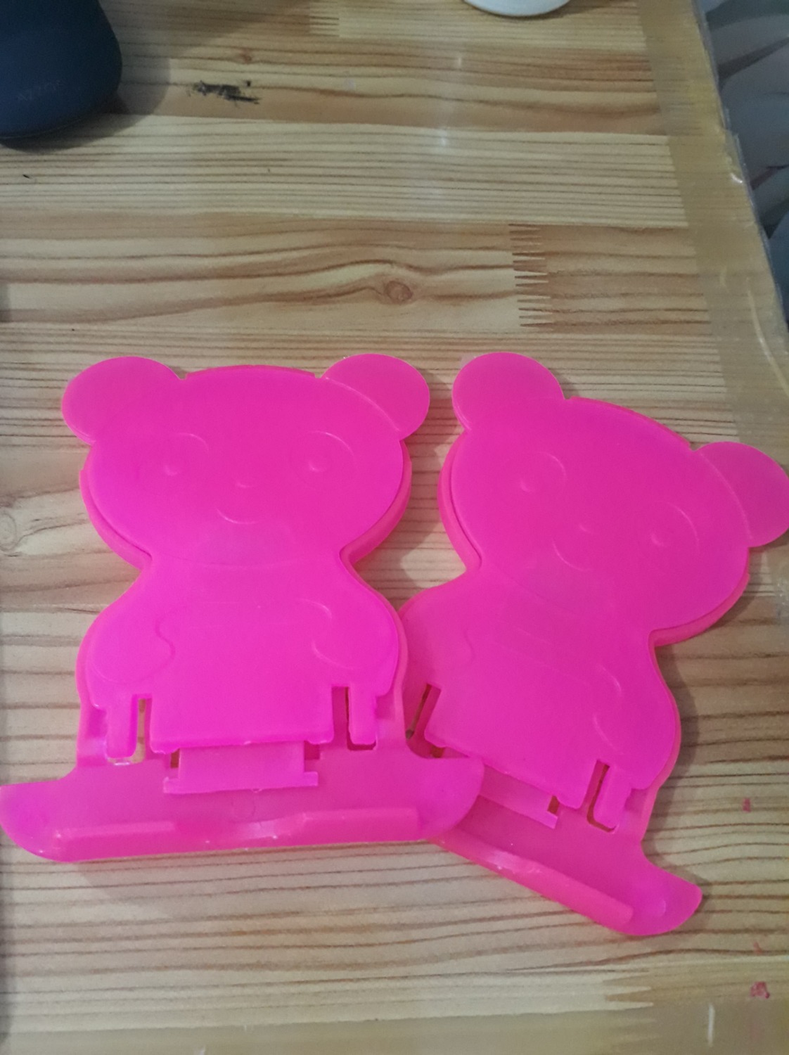 Con bé nhà mình rất thích, nhưng lần sau nên giao 2 màu khác nhau cho dễ lựa chọn.