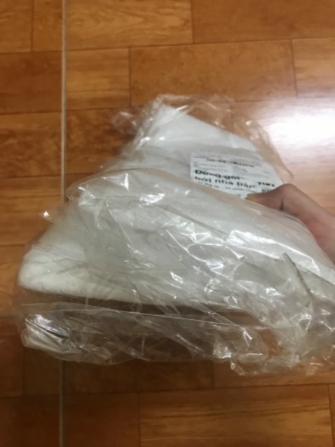 Sau 11 năm dùng tiki lần đầu tiên trải nghiệm cảm giác mua hàng quá tệ như này. Gói hàng giao cho khách nhìn sơ sài và cực mất thiện cảm, việc gói đơn hàng còn như đồ đi cho đi ***. Việc đóng gói trước nay của tiki rất chỉnh chu. Ko hiểu sao để người bán hợp tác gói đơn kiểu như đống rác. Sách đặt bookcare nhưng khi nhận ko có. Cho mình hỏi đội ngũ tiki và cả Hệ thống sách ABC đang phục vụ khách hàng thiếu tôn trọng như này lâu chưa?