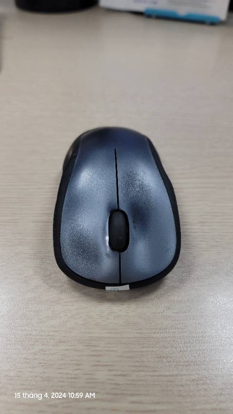 Di chuột nhỉ, phím bấm êm, kiểu dáng hiện đại