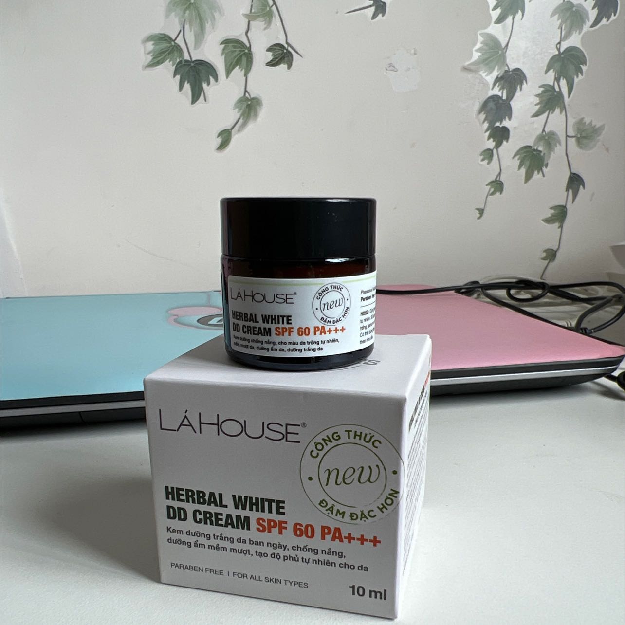 Mình sử dụng sản phẩm nhà Lá đã hơn 2 năm rồi, rất hài lòng về chất lượng sản phẩm. Nay Lá có bán trên Tiki lại được hỗ trợ freeship nên rất vui luôn á.