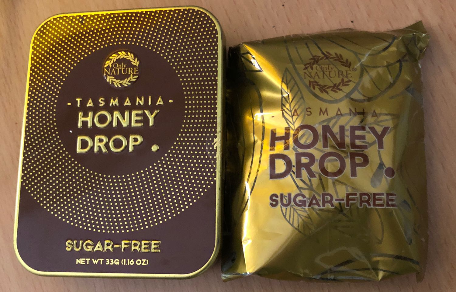 Thông mũi, ngọt dịu, giảm cảm giác khó chịu vòm cổ họng.
Không đường.
Túi có 10 viên kẹo, không bọc mỗi viên để tiện khi mở hộp dùng.
Hộp kim loại nhỏ gọn, sạch đẹp nhưng không kín lắm, kiến vẫn chui vào được.
Nếu bạn dùng liên tục trong những ngày cảm lạnh thì khắc phục được hạn chế này.
Nên mua ạ, nhất là bạn kiêng đường.