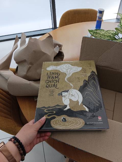 Sách to hơn dự định, bìa cứng và khá chất lượng, rất Việt Nam.