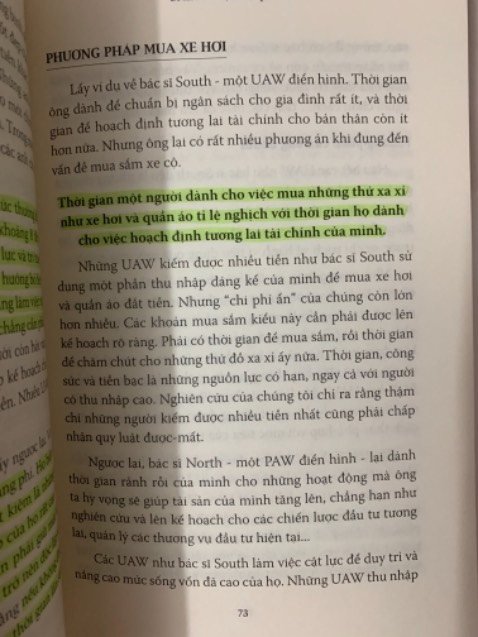 / Thật sự rất thú vị khi đc biết cuốn The Millionaire next door qua cuốn Trò đùa của sự ngẫu nhiên. Nội dung của quyển sách mang lại nhiều kiến thức hay như định nghĩa về sự giàu có, cách những ng triệu phú mua xe, cách phân chia tài sản cho con cái của họ, cách họ sử dụng thời gian và tiền bạc, đầu tư ra sao,...1 cuốn sách đáng đọc cho những ai thích trở nên giàu có. 
Đặt hàng vào cần dịp lễ nhưng tiki giao hàng khá nhanh.