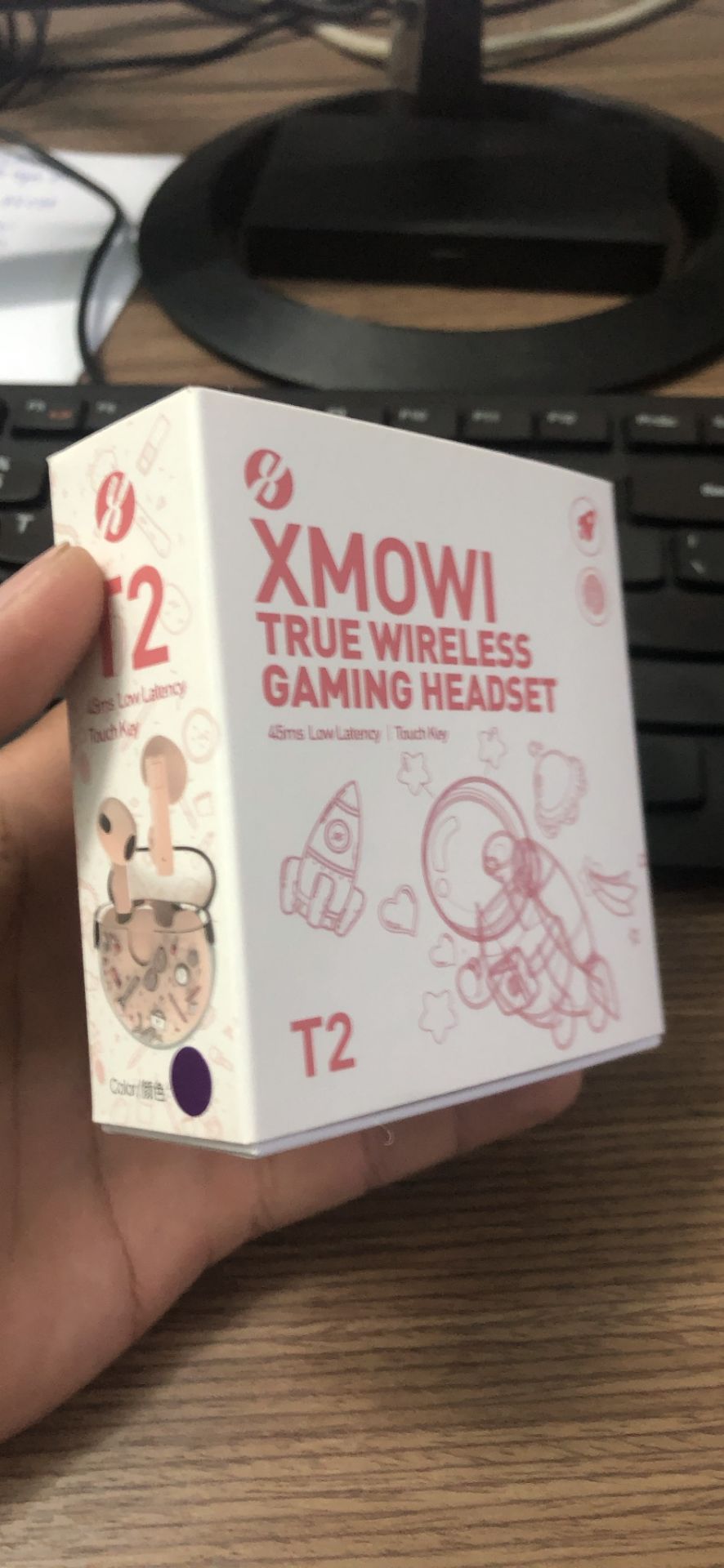 tai nghe dành cho bạn nào cute, nhỏ nhẹ đeo êm, phần âm thanh  khá ổn áp, NC sản phẩm nên mua nhé, tiki giáo hàng thần tốc