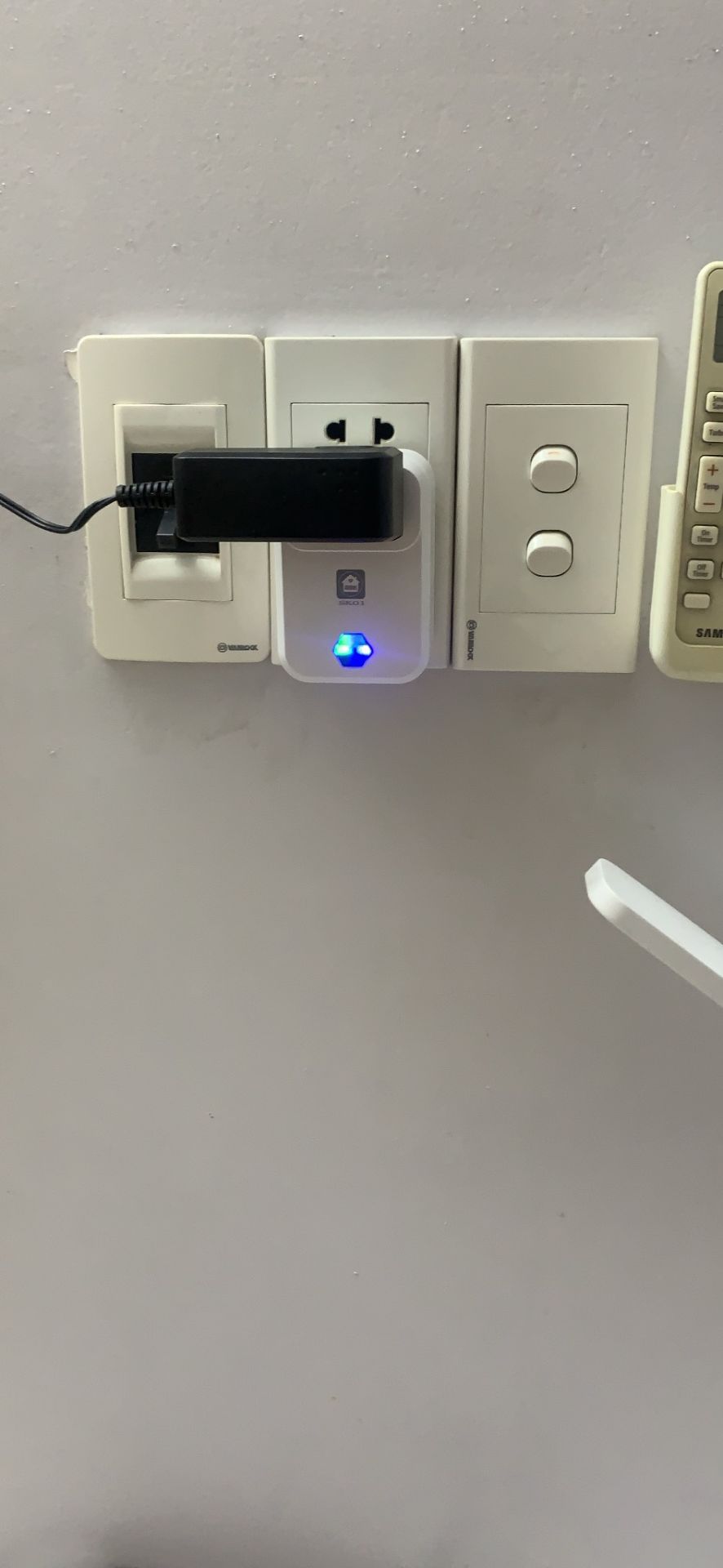 không thể tìm thấy thiết bị dù đã tải app, đăng ký, nhấn giữ.... thử đủ kiểu. Đề nghị shop hỗ trợ nhé.