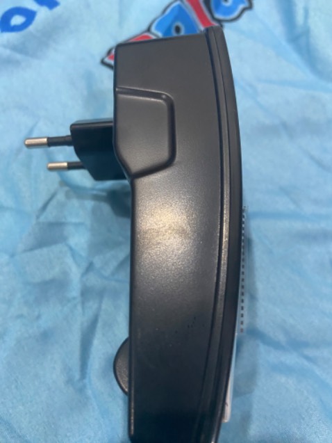 pin dùng tốt, mỗi cục pin dùng cũng lâu, việc dùng hết pin rồi sạc rồi dùng tiếp cũng rất tiện lợi. Đồ sạc cứng cáp, chắc chắn không lỏng lẻo