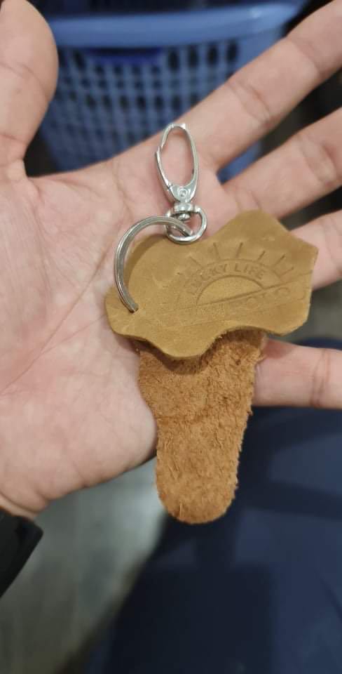 Dép đẹp, còn đc tặng quà