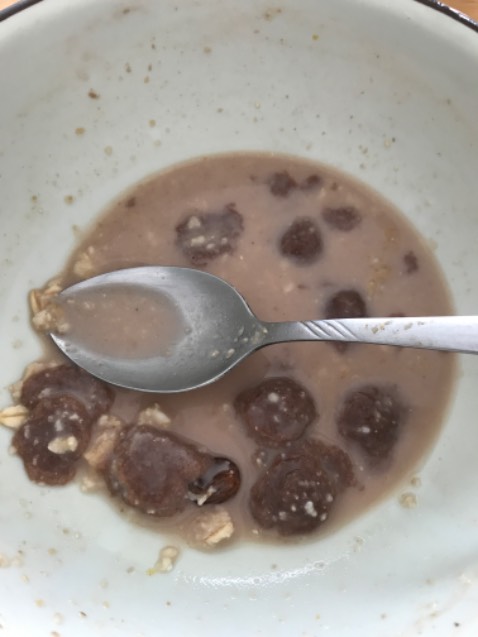 Sản phẩm anh anh thì ok nhưng không hiểu sao có sự chênh lệch rất lớn giữa giá cả của sản phẩm bán trên sàn thương mại điện tử và sản phẩm bán trong các siêu thị. Giá cả trong siêu thị thậm chí gấp đôi. Không biết các sản phẩm bán trên sàn thương mại điện tử này có phải là hàng chính hãng thật hay không mà giá cả rẻ hơn hẳn như vậy.