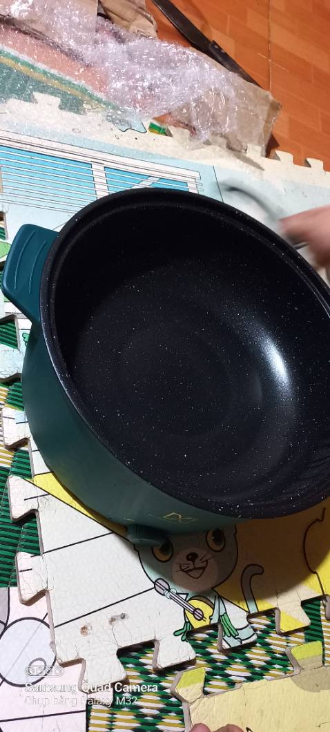 Giao hàng không đúng mẫu quảng cáo trên ảnh, hình ảnh thực tế. Độ hoàn thiện kém. Khá ọp ẹp. Yêu cầu đổi lại 
Lh. ***