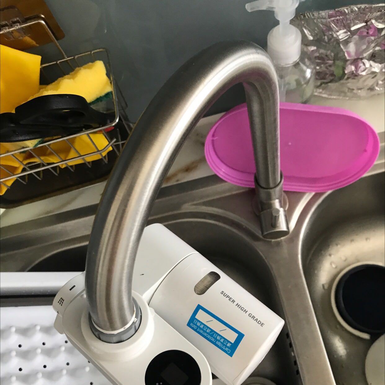 Sản phẩm lọc nước rất tốt. Thiết kế chắc chắn. Hiển thị lượng nước lọc rõ ràng. Lắp đật dễ dàng nhờ các phụ kiện kèm theo.