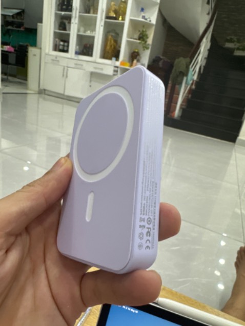 Xạc thì lâu đầy, mà đầy rồi xạc điện thoại 1 lần là hết pin. Trong kbi giá  mua ko hề rẻ. Sản phẩm tệ quá