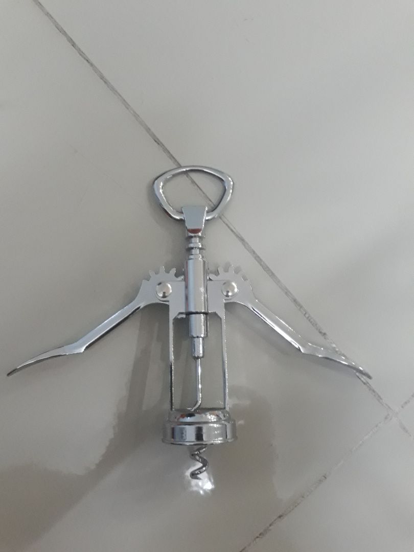 Giao hàng không đúng mẫu, đang chờ Tiki xử lý trả hàng!