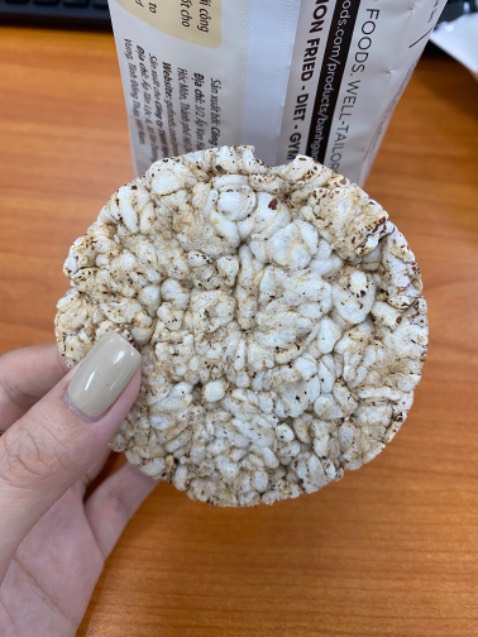 Giao nhanh, miếng bự, cốm gạo nén thành miếng bánh tiện lợi, ăn chay hay giảm cân đều được 👍 Giao nhanh, miếng bự, cốm gạo nén thành miếng bánh tiện lợi, ăn chay hay giảm cân đều được 👍