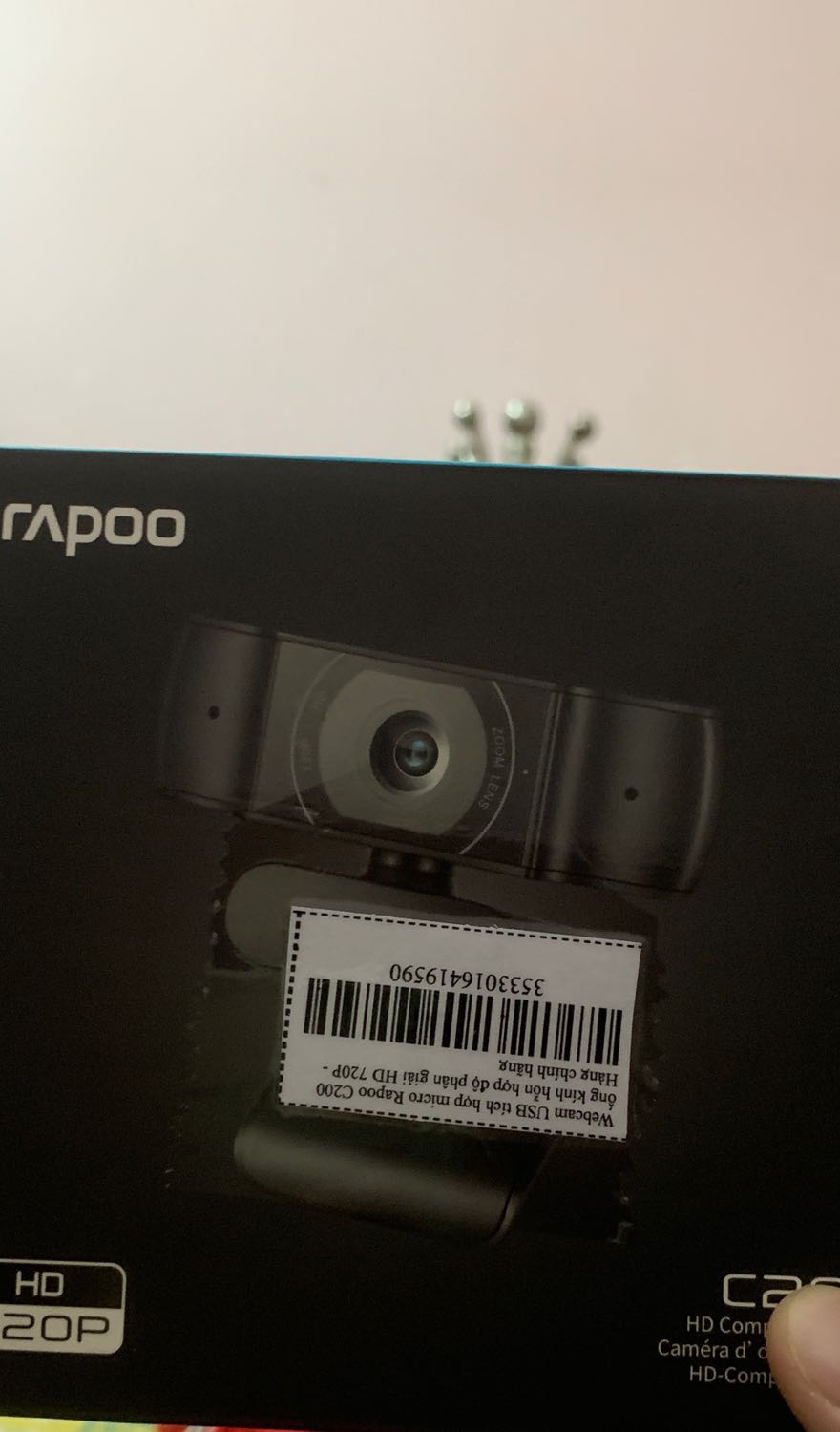 Hàng chính hãng, ngon bổ rẻ, giá rẻ nhất trong các sàn thương mại, chất lượng hình ảnh khá ok phù hợp cho các cháu học onl, các bố mẹ có thể sắm cho con chống cháy trong trường hợp dùng mây bàn hoặc cam Laptop bị hỏng!